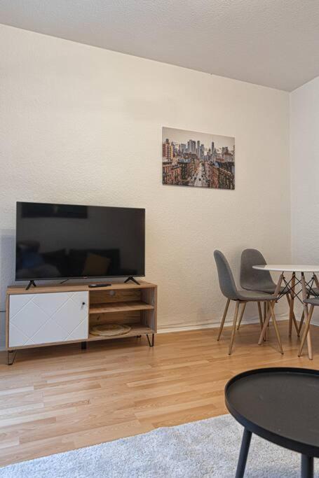 Blue Chili 23 - Modern, Zentral, Mit Balkon Lägenhet Magdeburg Exteriör bild